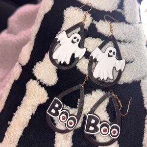 Bundle of 2 pairs of Halloween Earrings brand new in packaging